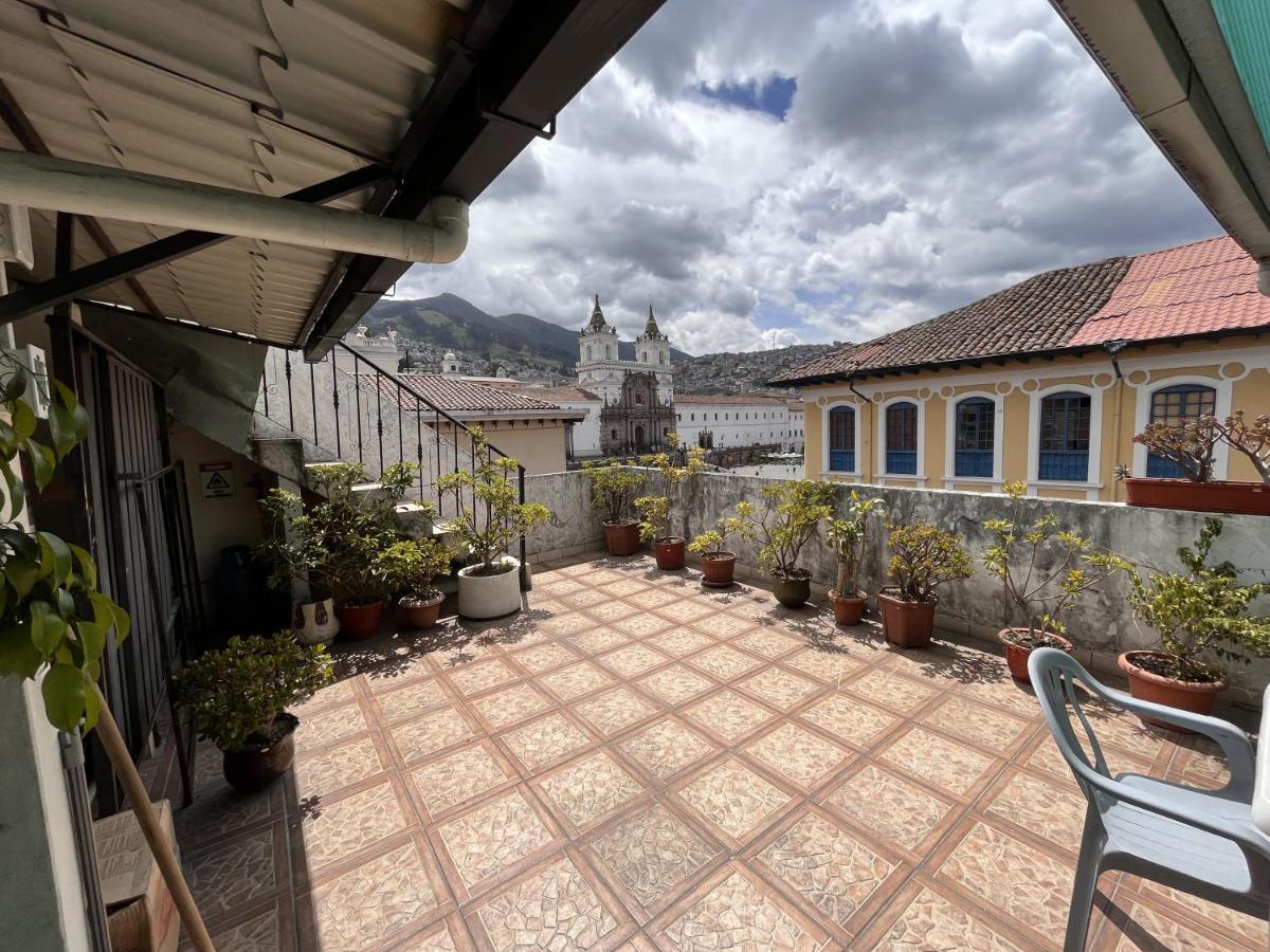 Hostal Benalcazar Кито Екстериор снимка